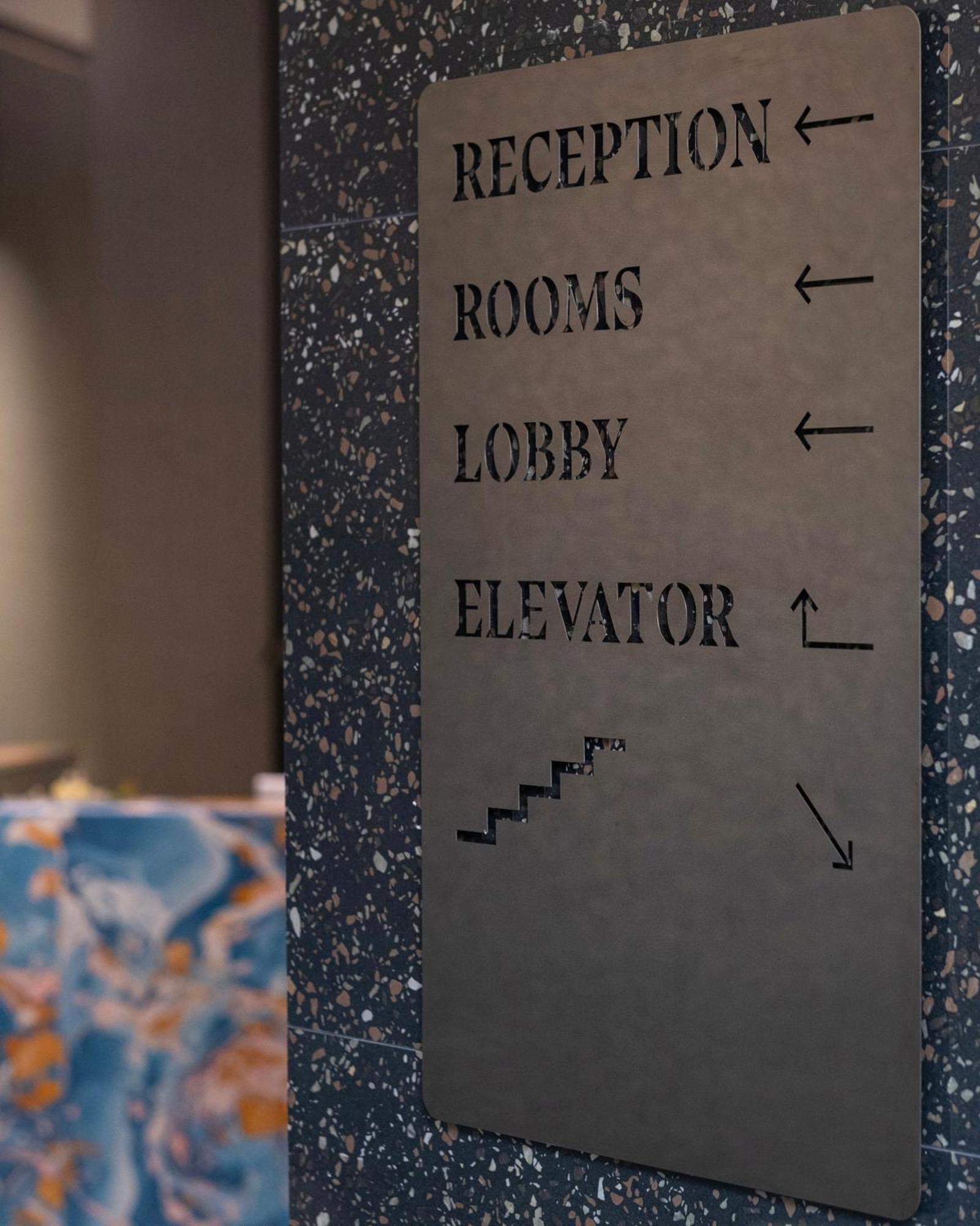 Nam Hotel Призрен Екстериор снимка