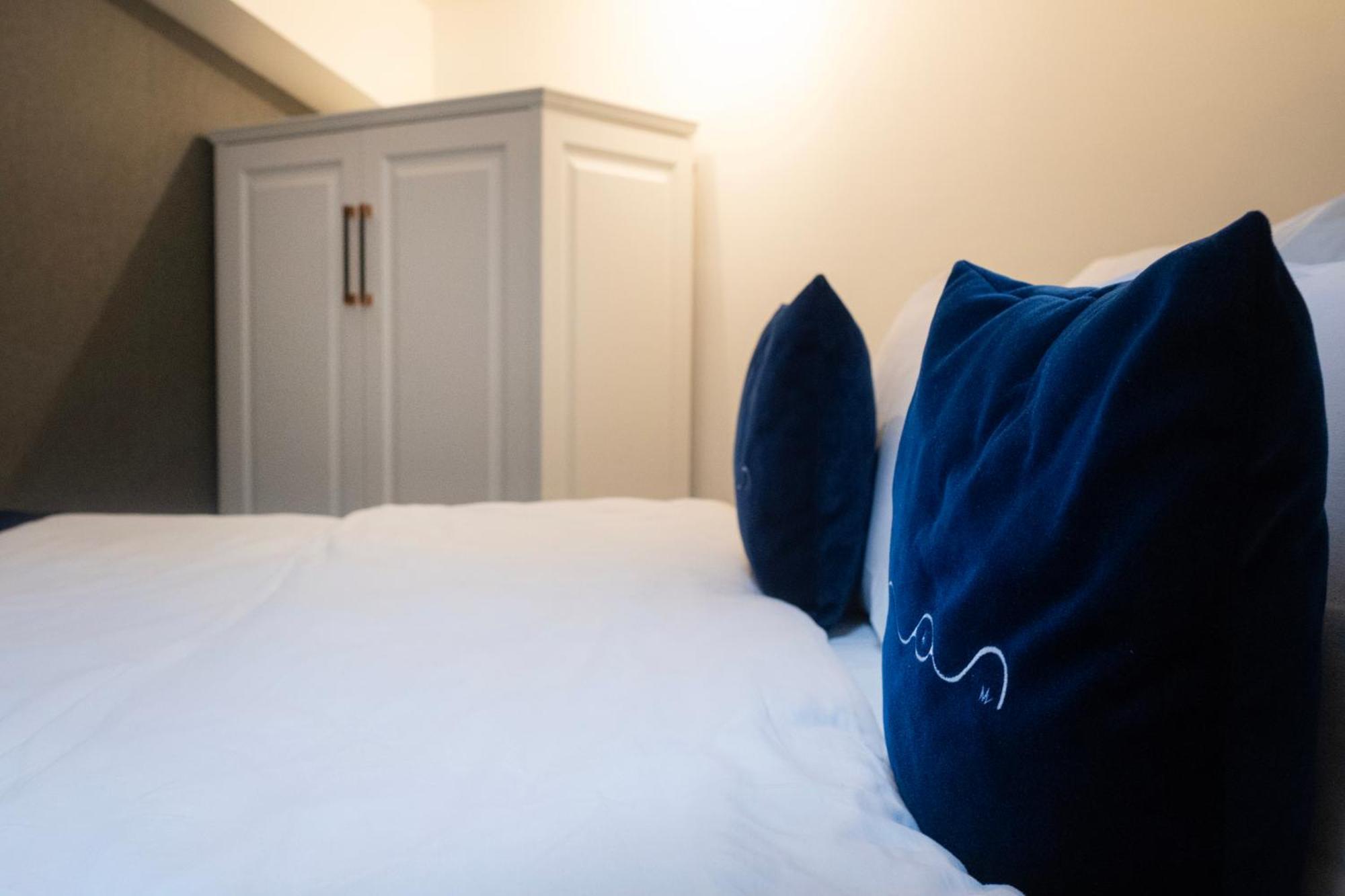 Nam Hotel Призрен Екстериор снимка