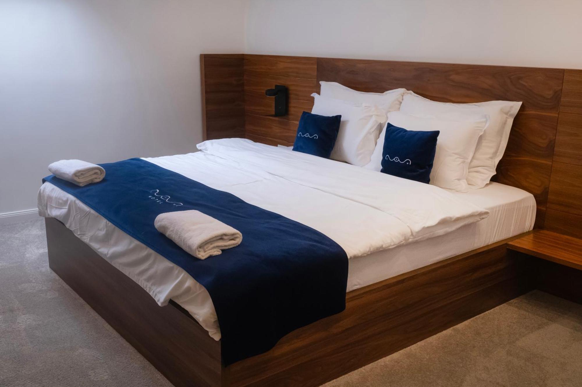 Nam Hotel Призрен Екстериор снимка