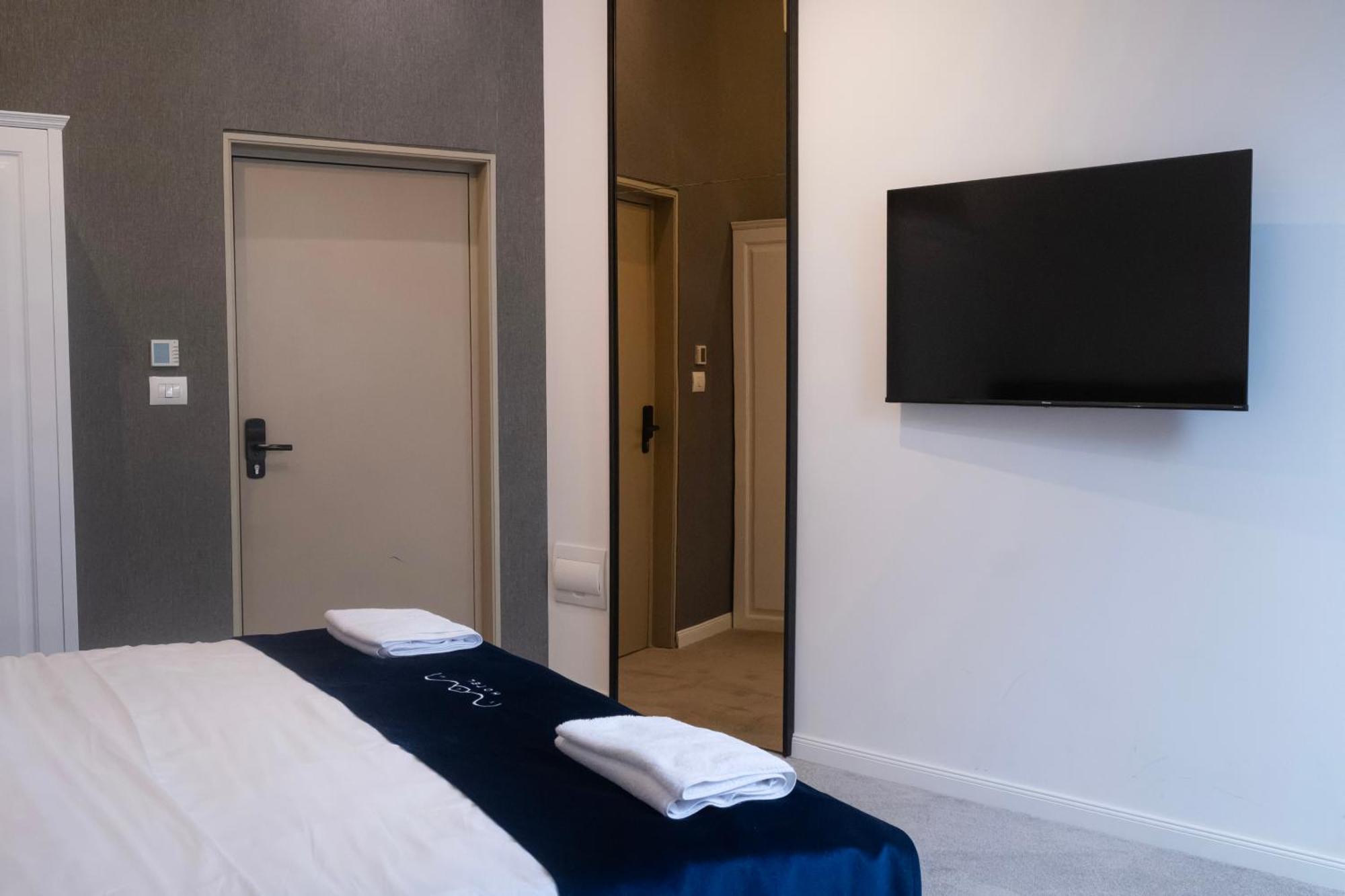 Nam Hotel Призрен Екстериор снимка