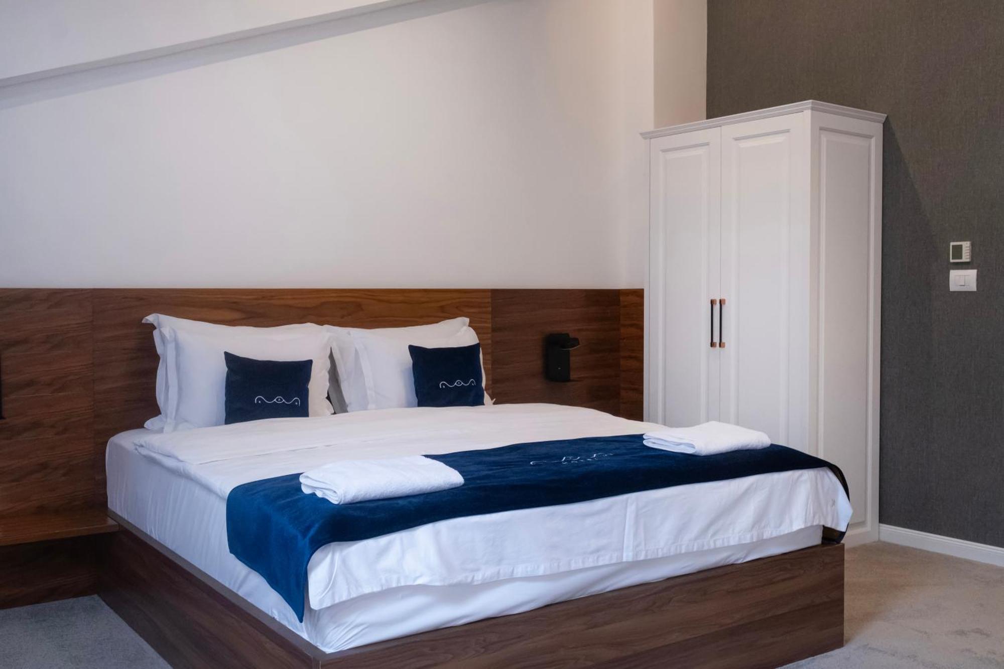 Nam Hotel Призрен Екстериор снимка