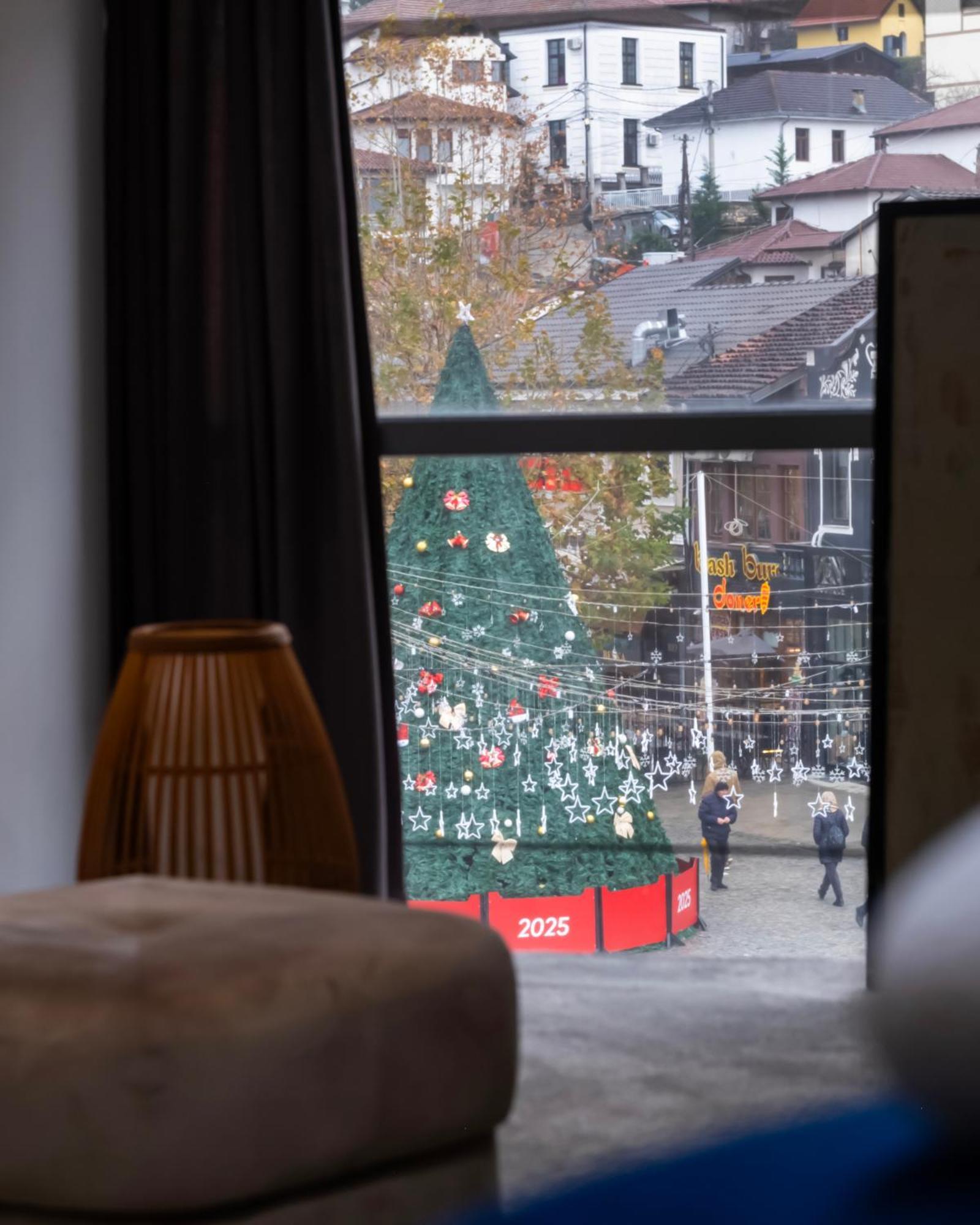 Nam Hotel Призрен Екстериор снимка